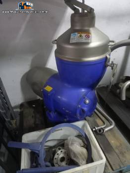 Centrfuga separadora am ao inox para separar as fases do sangue animais Alfa Laval