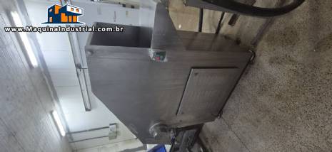 Quebrador de blocos carnes Ibrasmak com moedor Simetria e esteira transportadora