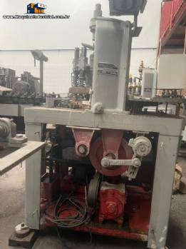 Equipamento para fabrica��o de bala pirulito chato e bola