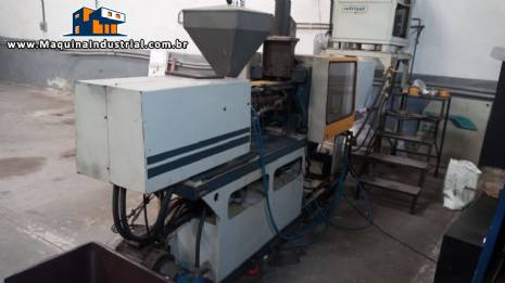 Injetora para potes PS e tampas 80 toneladas Himaco com chiller Refrisat