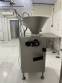 Embutideira cont�nua � v�cuo em inox 2000 kg / h para lingui�as espetinho Vemag