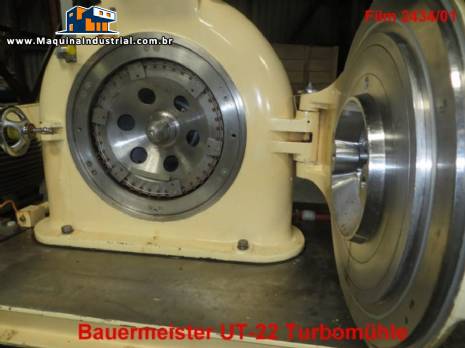 Moinho universal em a�o inox Bauermeister