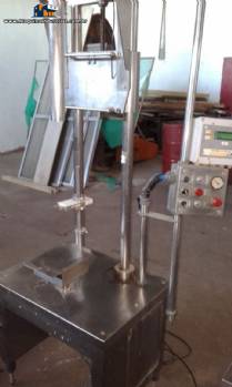 Envasadora para l�quidos volum�trico em inox Serac