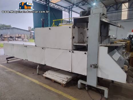 Extrusora de granulado de chocolate com t�nel de resfriamento