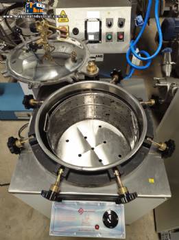 Autoclave vertical Quimis 75 litros Autoclave vertical Quimis 75 litros